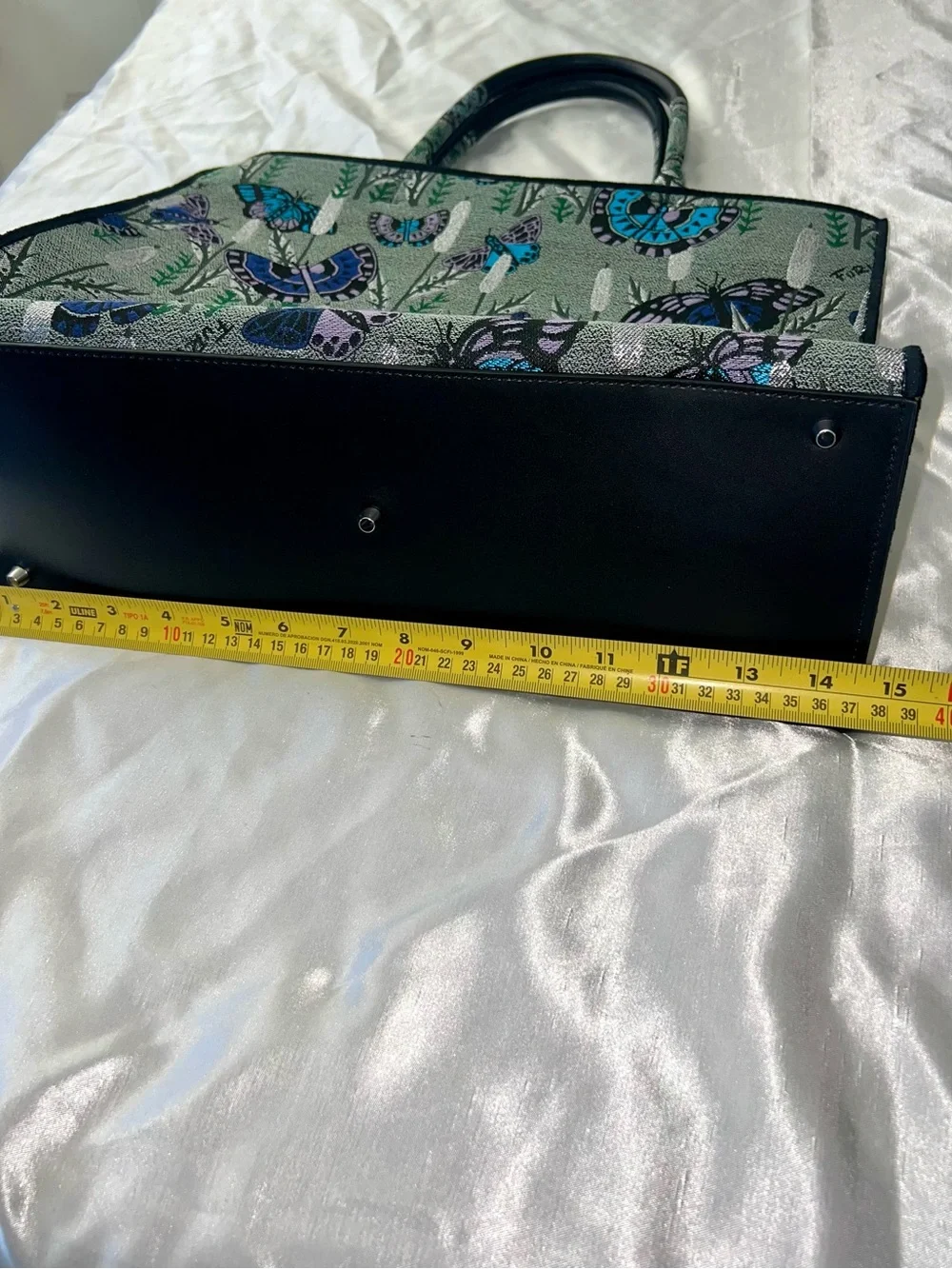 Furla Opportunity Large Jacquard Tote in the Toni Ulivo came without strap